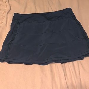 Lululemon black skirt
